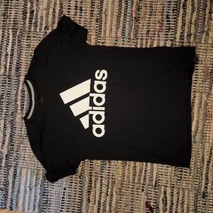 Adidas t-shirt medium